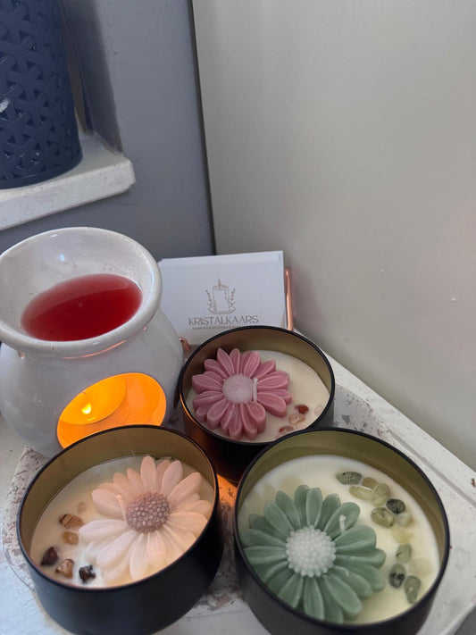 Bloom & Glow – Luxe Geurkaars met Bloemen & Edelstenen