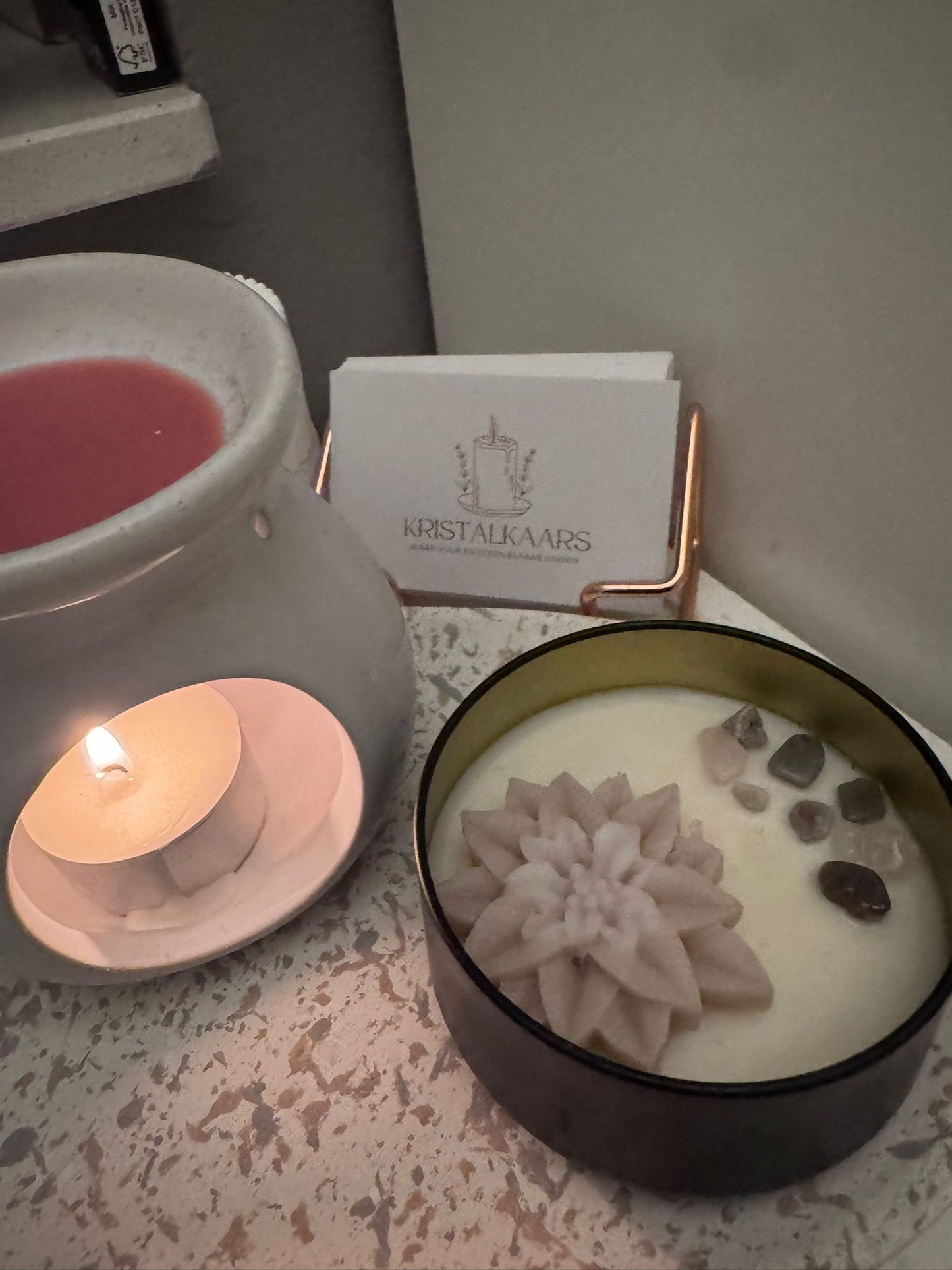 Crystal & Bloom Kristalkaars – Handgemaakte Sojawas Geurkaars met Edelstenen